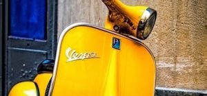 Vespa Warna Kuning