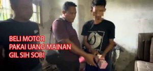 Beli Motor Pakai Uang Mainan Nekat Bener