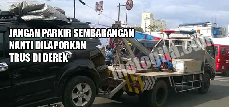 Parkir Mobil Sembarangan